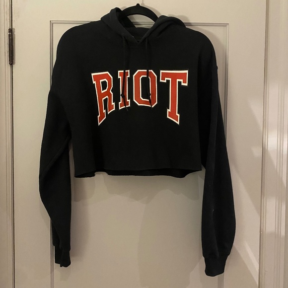 MISSGUIDED Women's Graphic Crop Hoodie in Black/Red│Size Small/Medium - Picture 9 of 17